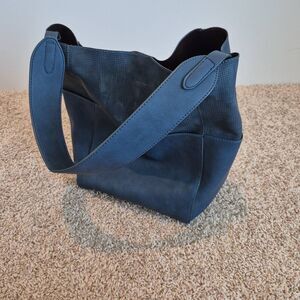 ANTHROPOLOGIE SHOULDER BAG M/L BLUE VEGAN LEATHER EXTERIOR POCKETS